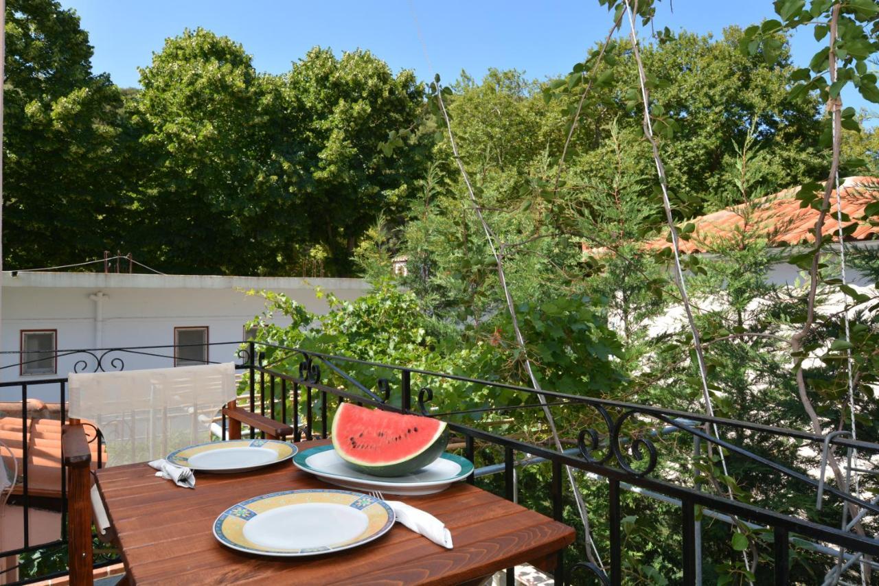 Korinas House Hotell Agnontas Exteriör bild